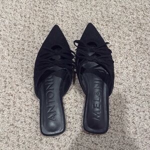 Antonio Melani Flats